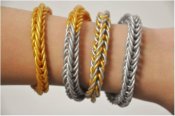 Loom Bands i metallic silver eller guld för skinande armband! - (200 delar)