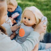 Skrållan taldocka ljust hår 45cm